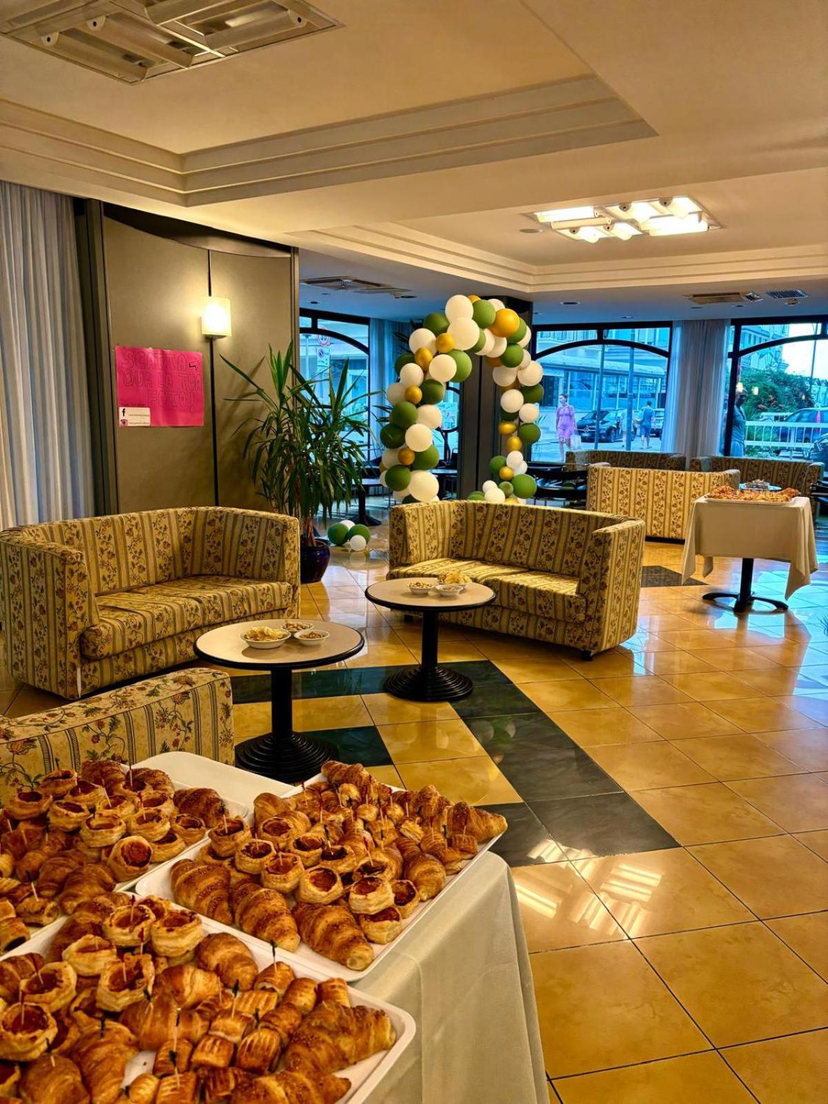 Hotel Gabbiano Cattolica Extérieur photo