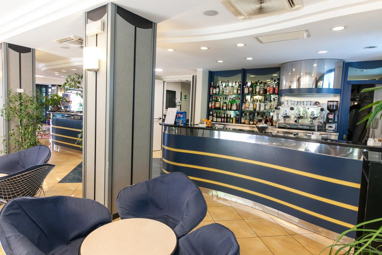 Hotel Gabbiano Cattolica Extérieur photo